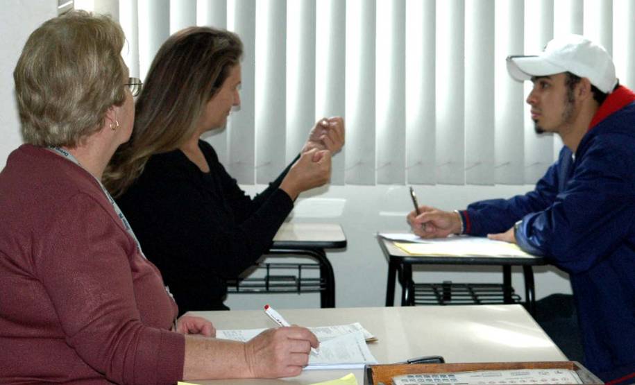 Mudança no exame psicológico agiliza processo de candidatos com deficiência auditiva. Foto: Paulo Rosa/Arquivo DetranPR