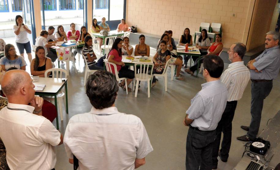 O Departamento de Trânsito do Paraná (Detran) deu início, nesta semana, a uma série de encontros com 1,5 mil professores da rede municipal de ensino, de 134 cidades paranaenses. Foto: Paulo Rosa/Detran