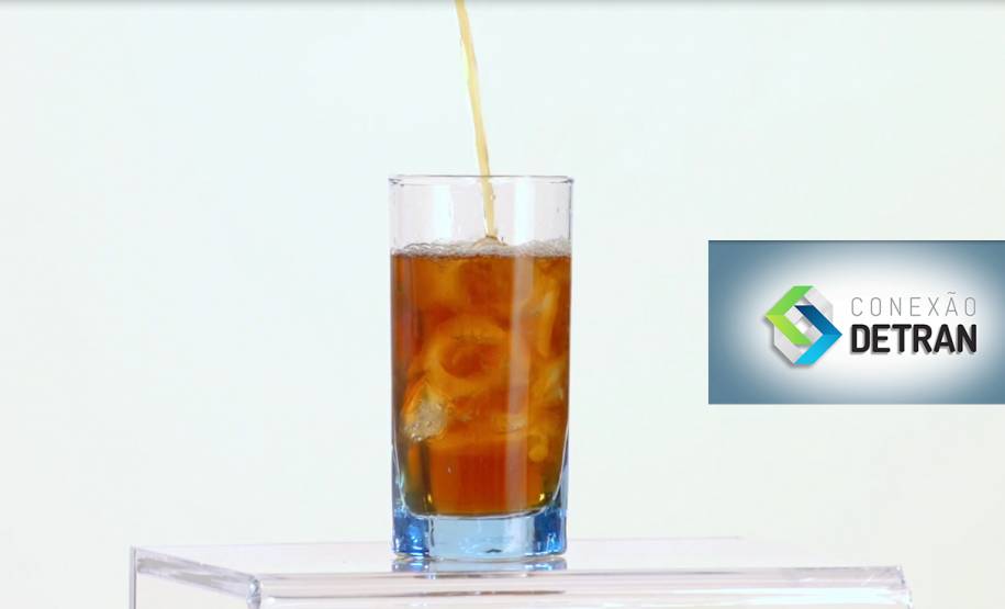 O programa Conexão Detran, voltado especialmente para o ambiente online, já está disponível no site da autarquia e reúne temas como direção defensiva, motociclistas, equipamentos de segurança para transporte de crianças e os perigos de dirigir embriagado.Foto: Reprodução do vídeo