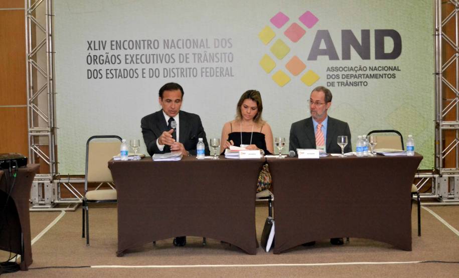 O diretor-geral do Detran, Marcos Traad, está participando do 44º Encontro Nacional dos Detrans, em Brasília. O evento reúne diretores e técnicos de Departamentos de Trânsito de 25 estados e do Distrito Federal, que, durante dois dias, vão debater alterações para aperfeiçoamento das leis e trocar experiências positivas no atendimento ao público e na segurança viária. Foto: João Negrão/AND