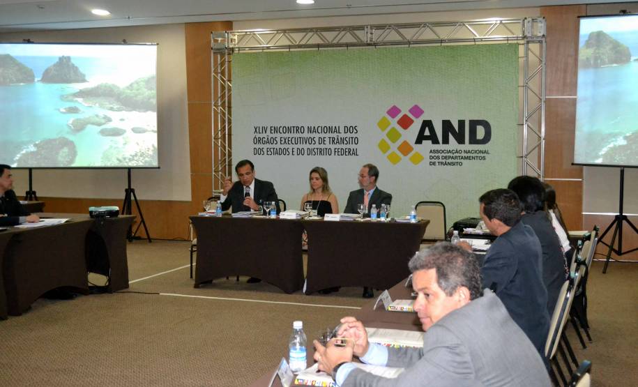 O diretor-geral do Detran, Marcos Traad, está participando do 44º Encontro Nacional dos Detrans, em Brasília. O evento reúne diretores e técnicos de Departamentos de Trânsito de 25 estados e do Distrito Federal, que, durante dois dias, vão debater alterações para aperfeiçoamento das leis e trocar experiências positivas no atendimento ao público e na segurança viária. Foto: João Negrão/AND