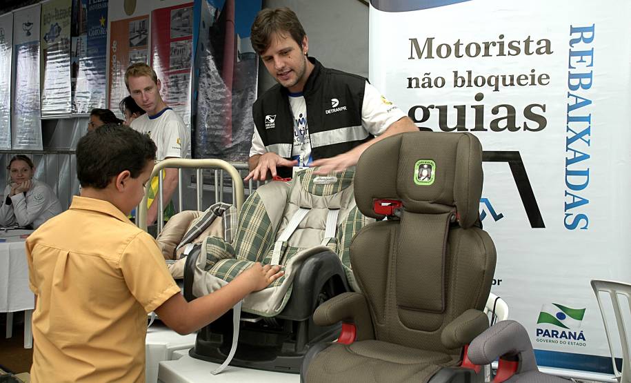 O Departamento de Trânsito do Paraná (Detran) participa neste fim de semana dos programas sociais Paraná em Ação e Ação Global, em duas regiões metropolitanas de Curitiba.