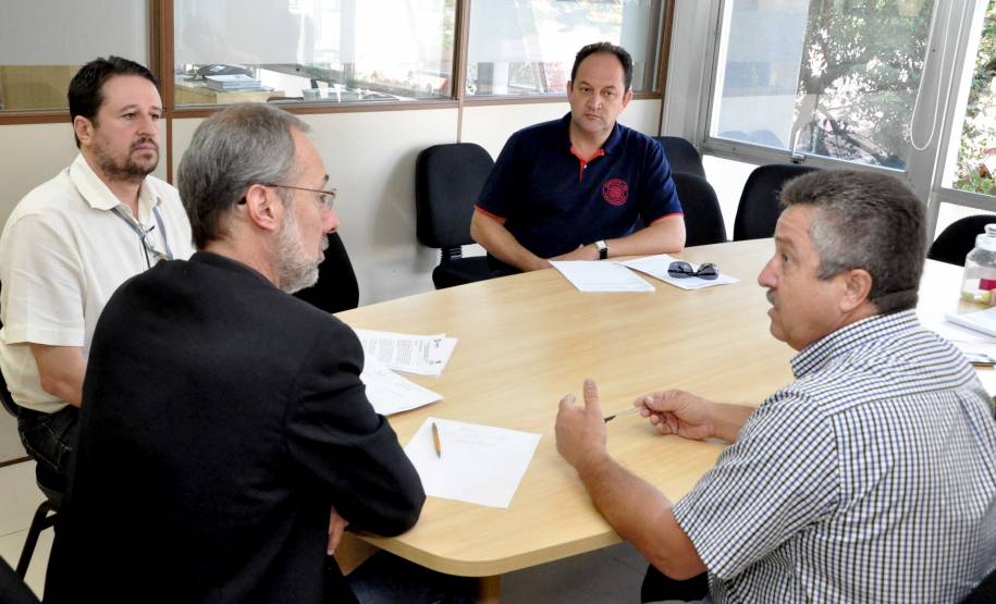 A partir deste mês, os candidatos que assinavam a lista de presença para comprovar frequência nas aulas realizadas nos Centros de Formação de Condutores (CFCs) do Paraná passam a utilizar somente o procedimento biometrico.