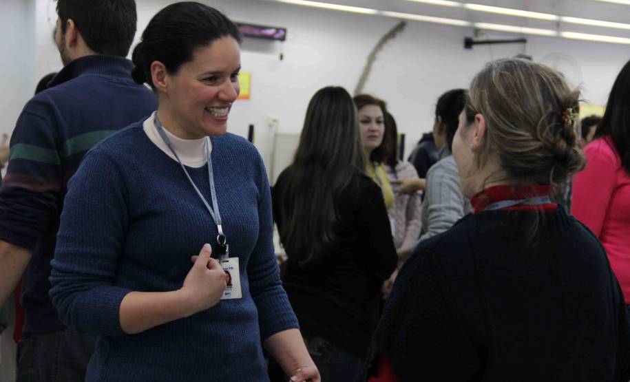 A esquerda assessora de coordenadoria, Rosana Lago e a direita a Coordenadora de Recursos Humanos, Silvía Stocco.