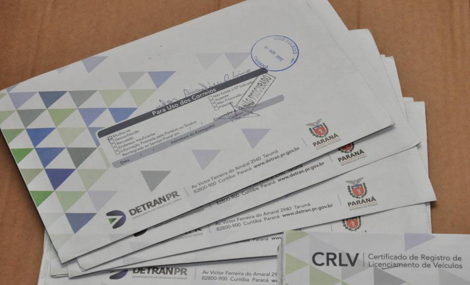 O Departamento de Trânsito do Paraná (Detran) alerta os condutores para manter o endereço atualizado e completo no cadastro. Só este ano, mais de 140 mil notificações de infrações foram devolvidas pelos Correios por dificuldade de encontrar os destinatários.