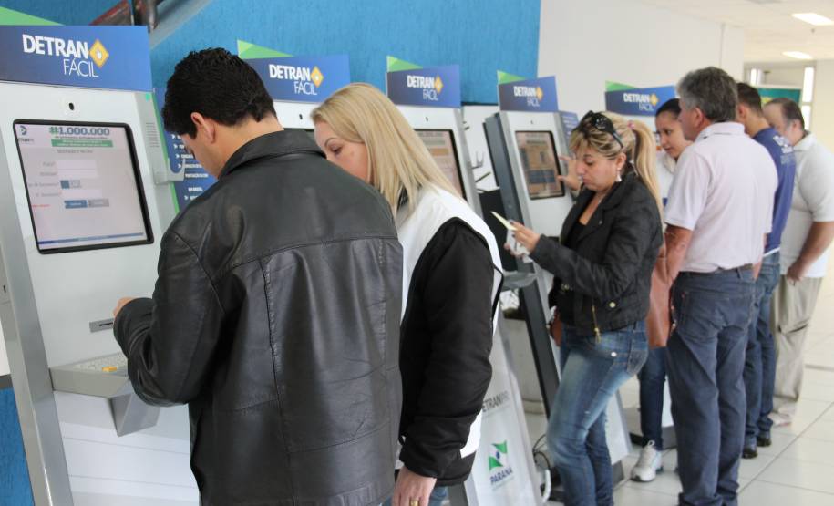 Movimento no Detran se normaliza depois de cair 30% durante a Copa. foto: Juliano Pedrozo/DetranPR