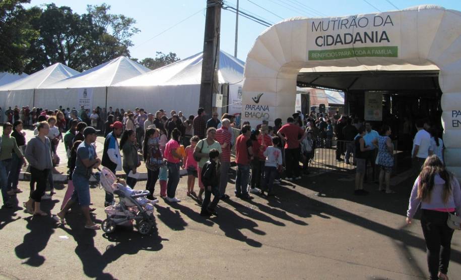 O Departamento de Trânsito do Estado do Paraná (Detran) participou dos três dias de evento (8, 9 e 10) do Mutirão da Cidadania - Paraná em Ação, em Foz do Iguaçu.