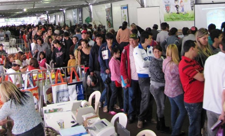 O Departamento de Trânsito do Estado do Paraná (Detran) participou dos três dias de evento (8, 9 e 10) do Mutirão da Cidadania - Paraná em Ação, em Foz do Iguaçu.