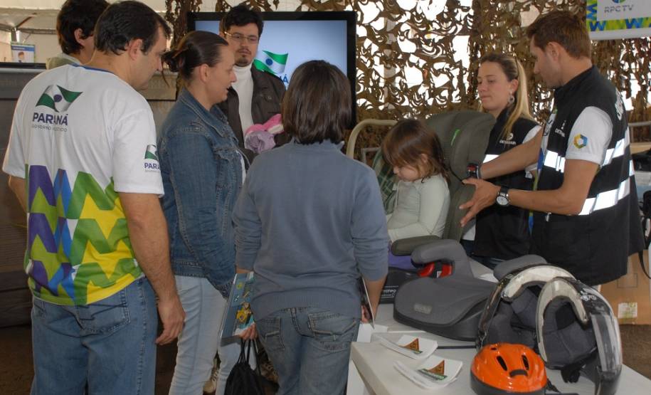 O Departamento de Trânsito do Estado do Paraná (Detran) participou dos três dias de evento (8, 9 e 10) do Mutirão da Cidadania - Paraná em Ação, em Foz do Iguaçu.