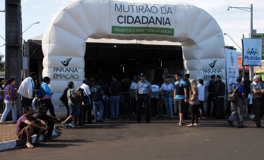 O Departamento de Trânsito do Estado do Paraná (Detran) participou dos três dias de evento (8, 9 e 10) do Mutirão da Cidadania - Paraná em Ação, em Foz do Iguaçu.