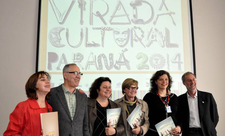 O Departamento de Trânsito do Paraná, em parceria com a Secretaria de Estado da Cultura realizam entre os dias 11 e 15 de novembro a Virada Cultural Paraná 2014. Essa é a terceira edição do evento que promete movimentar e unir os paranaenses por meio da cultura, arte e educação em oito cidades do Estado.