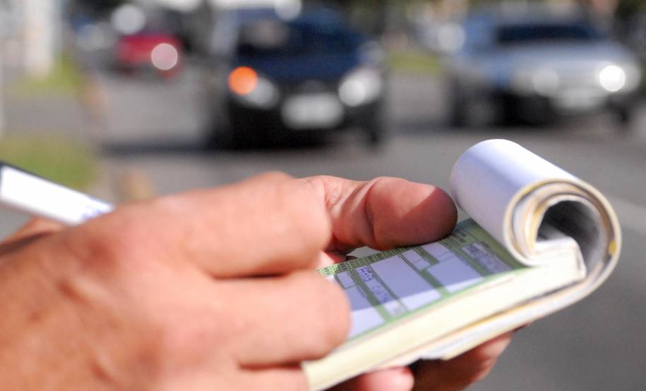 Multa por ultrapassagem perigosa e racha sobe para R$ 1.915,40