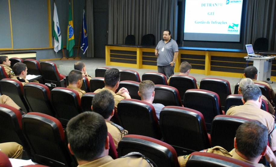 Paraná qualifica autoridades de trânsito