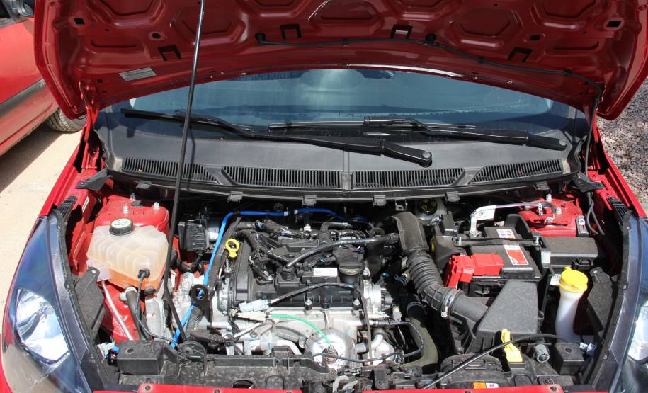 Motoristas devem revisar veículos antes de viajar. Foto: Juliano Pedrozo