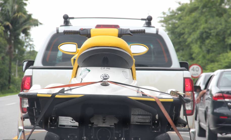 Detran orienta motoristas sobre roupas e calçados permitidos nos dias quentes. Foto: Juliano Pedrozo/Detran
