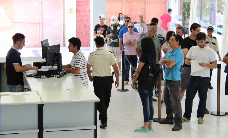 Procura por serviços do Detran aumenta depois do feriado. Foto: Juliano Pedrozo/DetranPR