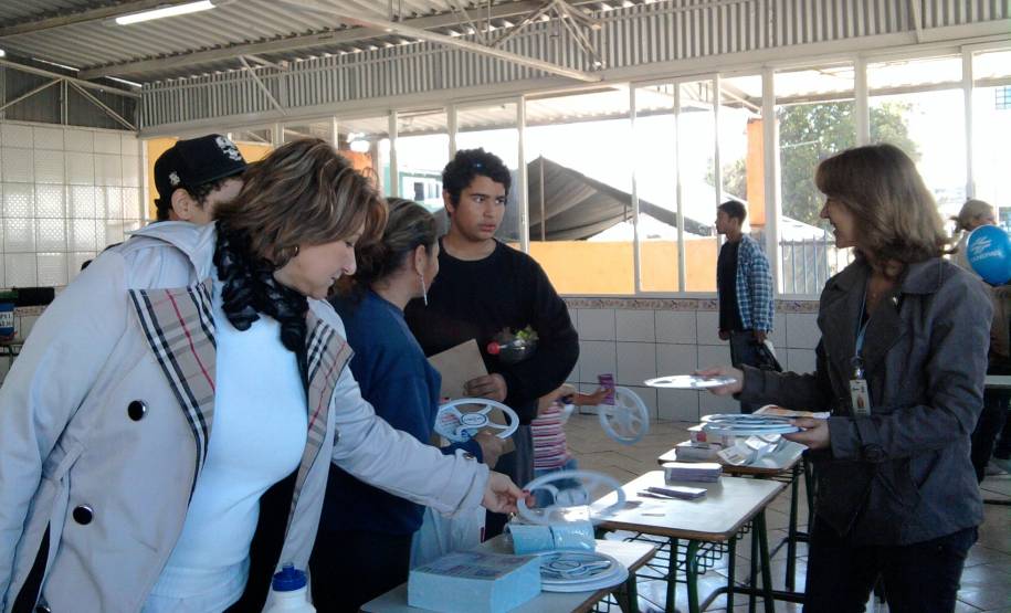 Cerca de duas mil pessoas participaram das ações educativas promovidas pelo Departamento de Trânsito do Paraná (Detran) em dois eventos realizados no último fim de semana.