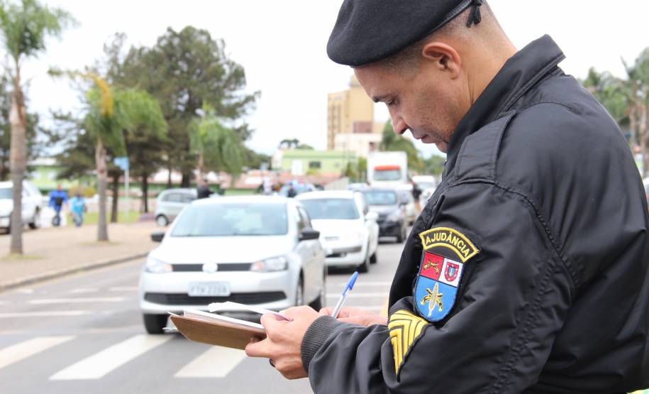 Cresce número de motoristas com habilitação suspensa no Paraná. Foto: Juliano Pedrozo