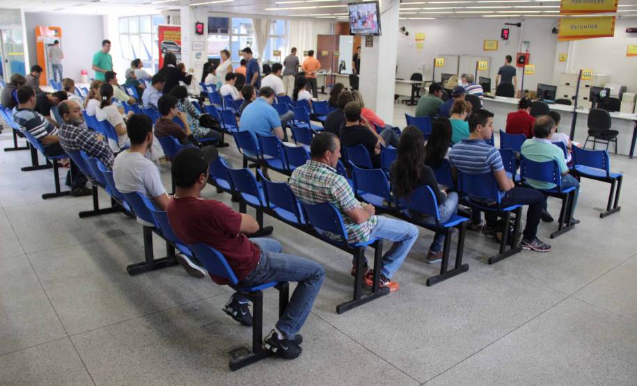 Detran tem atendimento normal em Curitiba. Foto: Juliano Pedrozo/DETRAN