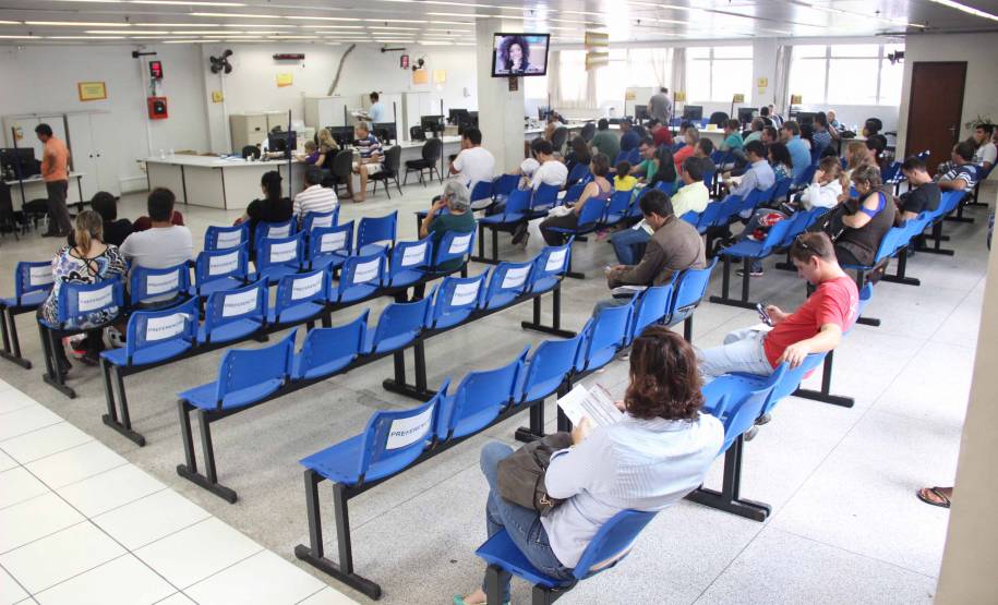 Detran tem atendimento normal em Curitiba. Foto: Juliano Pedrozo/DETRAN
