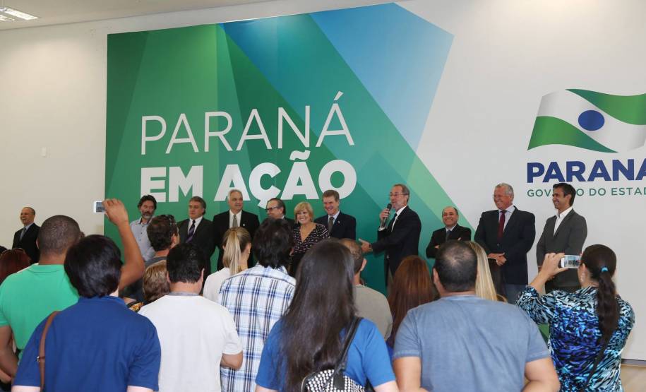O Governo do Paraná encaminhou à Assembleia Legislativa do Estado, nesta terça-feira (17), o projeto de lei que institui o Quadro Próprio dos Servidores do Departamento de Trânsito (Detran). Com isso, o Governo cumpre a pauta de negociações que mantinha com a categoria e os cerca de 200 funcionários do Detran que estão em greve devem voltar ao trabalho imediatamente. Foto: Orlando Kissner