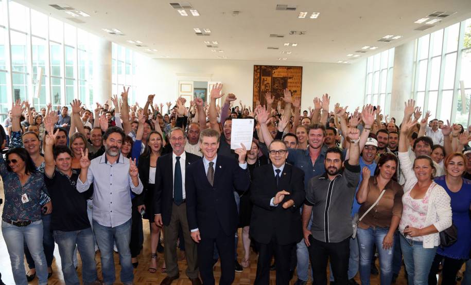 O Governo do Paraná encaminhou à Assembleia Legislativa do Estado, nesta terça-feira (17), o projeto de lei que institui o Quadro Próprio dos Servidores do Departamento de Trânsito (Detran). Com isso, o Governo cumpre a pauta de negociações que mantinha com a categoria e os cerca de 200 funcionários do Detran que estão em greve devem voltar ao trabalho imediatamente. Foto: Orlando Kissner