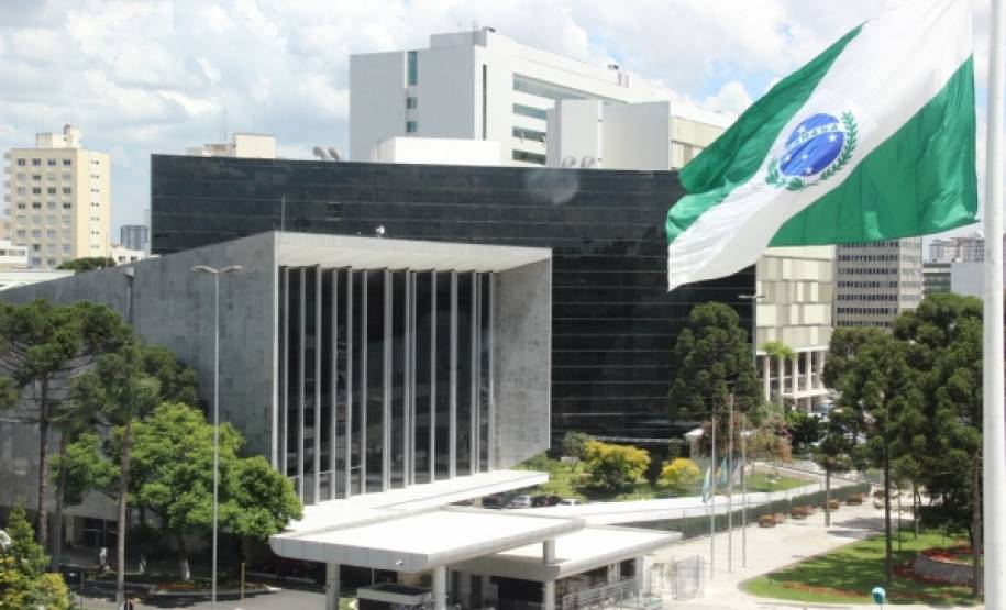 A criação do Quadro Próprio do Departamento de Transito do Paraná (Detran) foi aprovada, em terceira votação, na Assembleia Legislativa do Estado, na tarde desta quarta-feira (8).