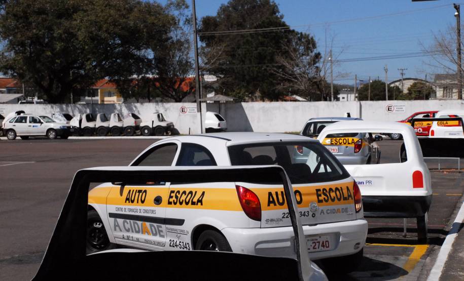 Serão disponibilizadas 1.260 vagas para os candidatos na categoria “B” (carros e veículos comerciais leves).