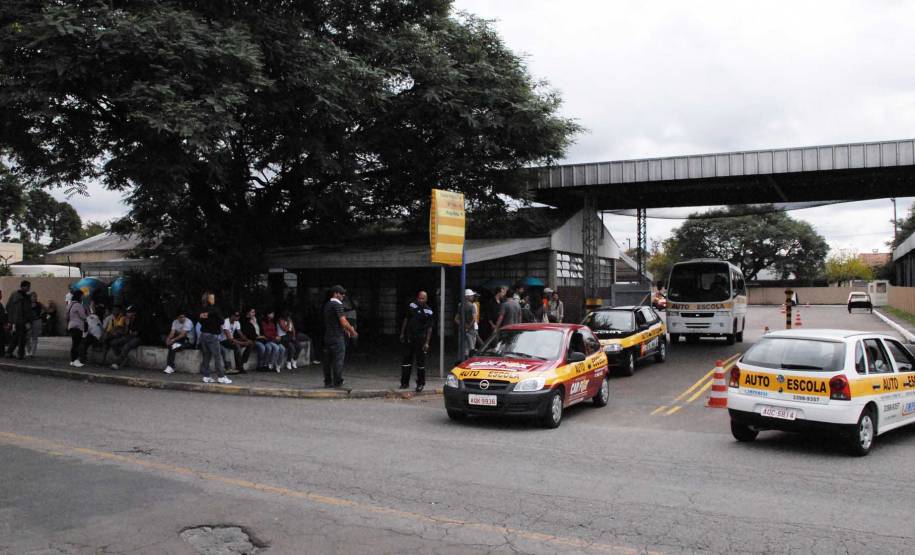 Serão disponibilizadas 1.260 vagas para os candidatos na categoria “B” (carros e veículos comerciais leves).