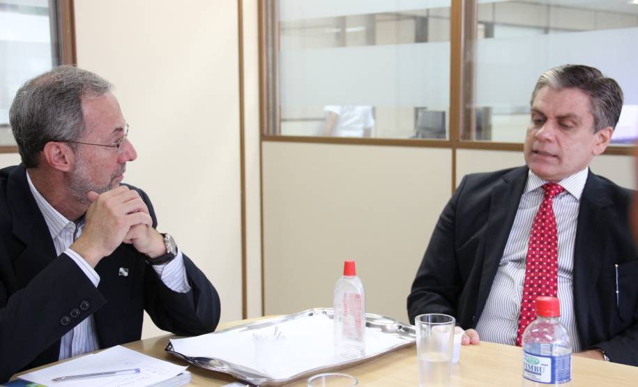 O presidente da Associação Nacional dos Detrans (AND), Marcos Traad, e o vice Antônio Carlos Gouveia, que é diretor-presidente do Detran Alagoas, se reuniram nesta quinta-feira (16), em Curitiba.