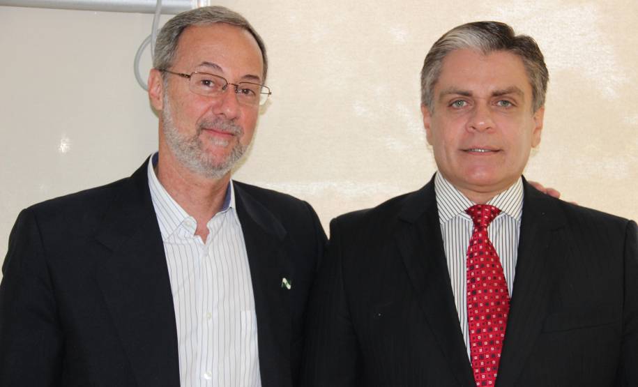 O presidente da Associação Nacional dos Detrans (AND), Marcos Traad, e o vice Antônio Carlos Gouveia, que é diretor-presidente do Detran Alagoas, se reuniram nesta quinta-feira (16), em Curitiba.