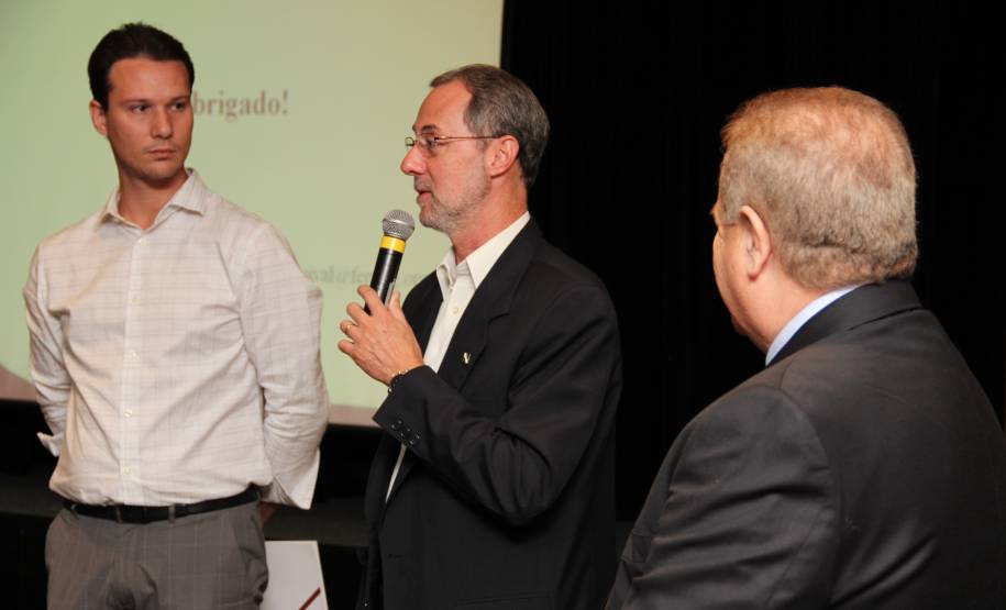 Além da autarquia, participaram do encontro o Batalhão de Polícia de Trânsito (BPTran), a Polícia Civil, a Secretaria de Estado da Fazenda e companhias seguradoras que atuam no Paraná.