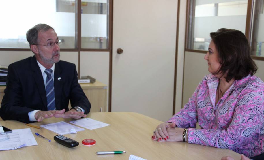 Paraná apresenta sistema de Ensino Sem Distância à coordenadora do Denatran. Foto: Juliano Pedrozo