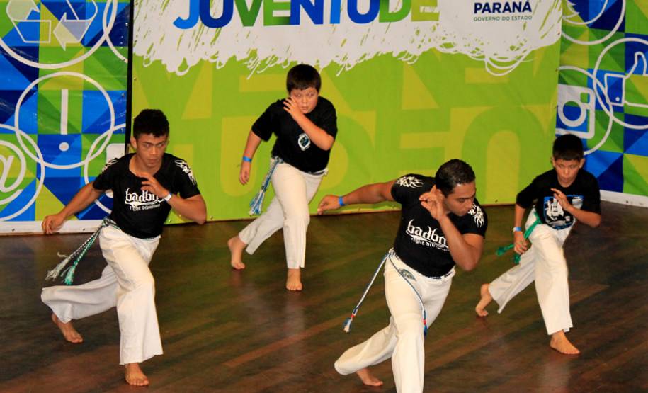 A Assessoria Especial de Juventude (AEJ), do Governo do Paraná, coordenada pelo assessor especial de juventude, Edson Lau Filho, reuniu mais de 200 jovens durante Audiência Pública Estadual, realizada em Tunas do Paraná.Tunas do Paraná, 29/06/2013.Foto: Divulgação AEJ