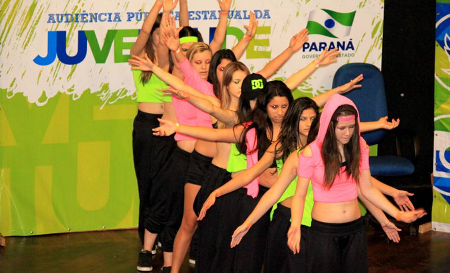 A Assessoria Especial de Juventude (AEJ), do Governo do Paraná, coordenada pelo assessor especial de juventude, Edson Lau Filho, reuniu mais de 200 jovens durante Audiência Pública Estadual, realizada em Tunas do Paraná.Tunas do Paraná, 29/06/2013.Foto: Divulgação AEJ