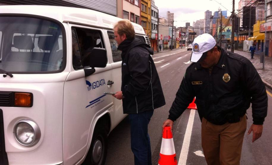 Blitz com abordagem educativa no Maio Amarelo