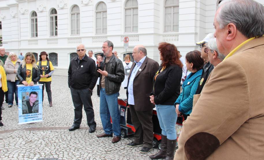 Blitz com abordagem educativa no Maio Amarelo