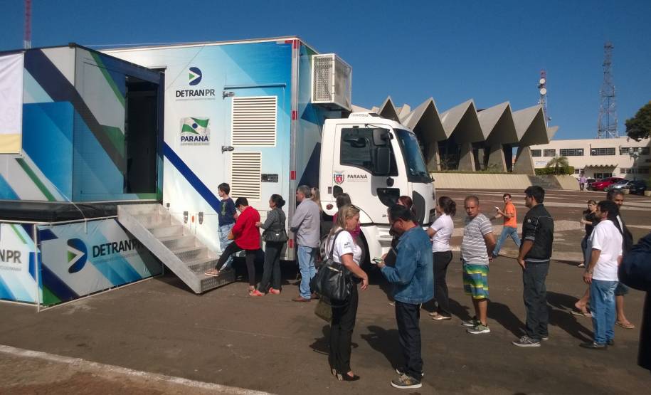 O Detran Móvel realizou entre os dias 14 e 17 de maio, nas cidades de Cascavel, em frente à igreja Matriz, e em Toledo, ao lado do Lago Municipal, 600 abordagens e atendimentos.