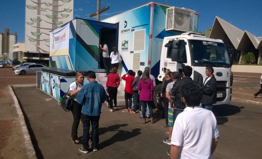 O Detran Móvel estará em Foz do Iguaçu, entre os dias 27 e 31 de maio, para realizar atendimento e cadastro no Detran Fácil e ações do “Se Liga No Trânsito - Se beber Não Dirija”. A ida da unidade ao interior faz parte de uma série de encontros para aproximar a autarquia dos usuários.