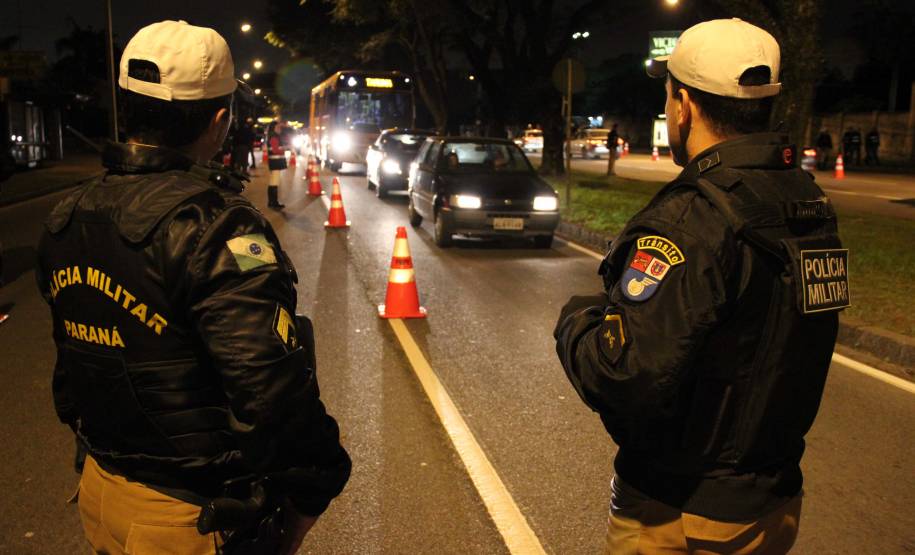 Julgadores de recursos de multas participam de blitz em Curitiba. Foto: Juliano Pedrozo