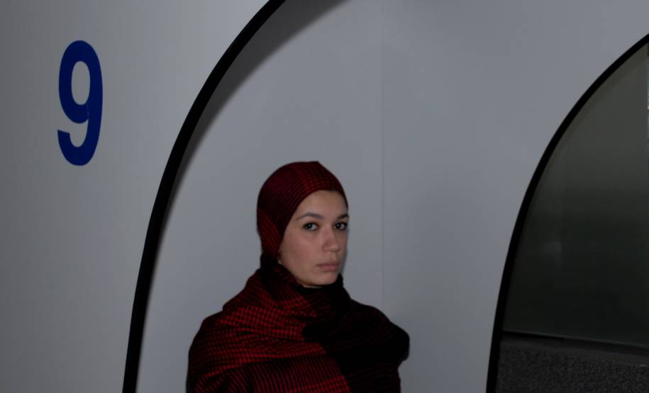 Vestes religiosas, como hábitos e véus islâmicos, poderão ser usadas a partir desta quarta-feira (10) nas fotos da Carteira Nacional de Habilitação emitidas no Paraná, desde que não cubram o rosto das candidatas ou condutoras.