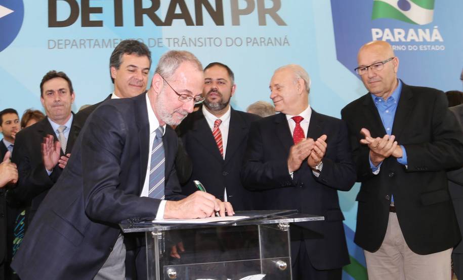 Governador autoriza obras de sinalização viária em 104 municípios paranaenses. Foto: Orlando Kissner