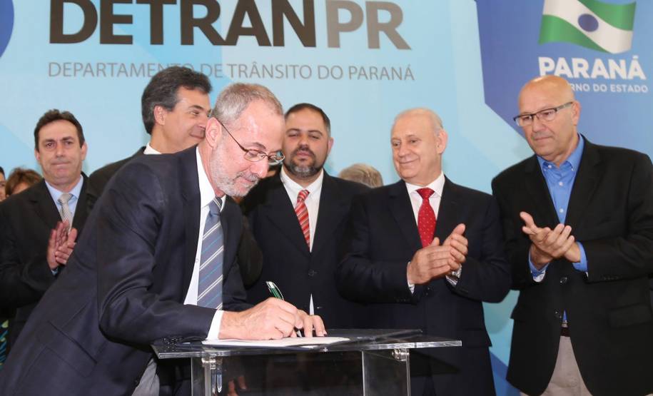 Governador autoriza obras de sinalização viária em 104 municípios paranaenses. Foto: Orlando Kissner