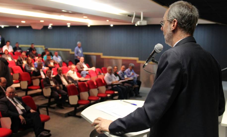 O Conselho Estadual de Trânsito (Cetran), em parceria com o Departamento de Trânsito do Paraná (Detran), promoveu nesta terça-feira (29), em Curitiba, o primeiro Encontro Paranaense de Autoridades de Trânsito. Na foto  o vice-presidente do Cetran que também é diretor-geral do Detran Paraná, Marcos Traad. Curitiba, 29/09/2015.Foto: Juliano Pedroso/Detran PR