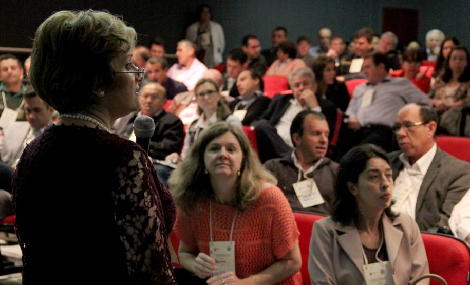 O Conselho Estadual de Trânsito (Cetran), em parceria com o Departamento de Trânsito do Paraná (Detran), promoveu nesta terça-feira (29), em Curitiba, o primeiro Encontro Paranaense de Autoridades de Trânsito. Na foto, Marli Batagine. Curitiba, 29/09/2015.Foto: Juliano Pedroso/Detran PR