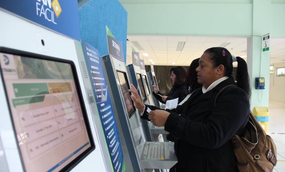 Detran instala terminais de autoatendimento em shopping centers e universidades.
