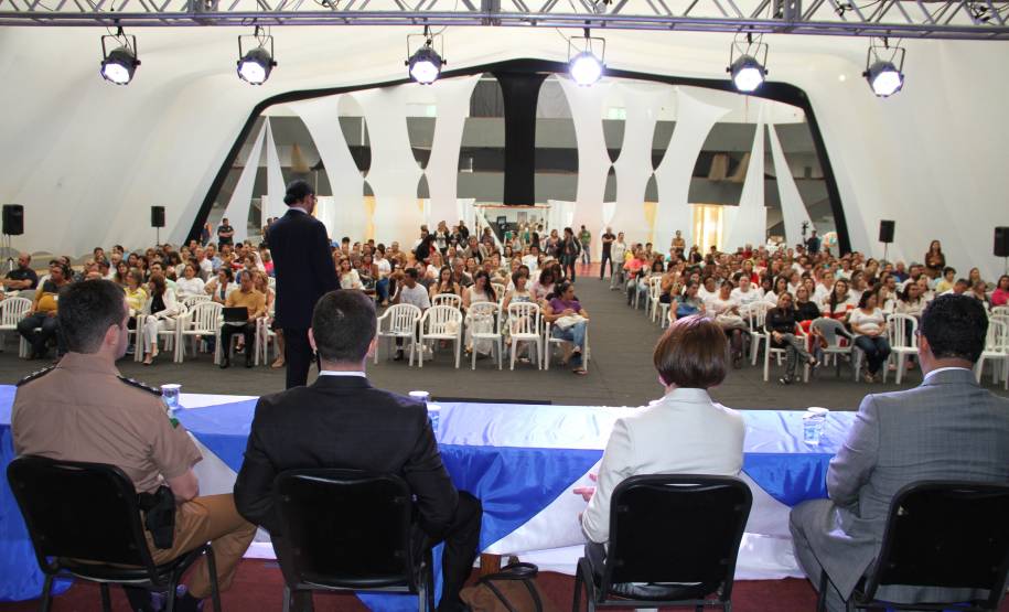 O Departamento de Trânsito do Paraná (Detran) participou nesta semana do 1º Congresso Estadual de Políticas Públicas sobre Drogas, em Pontal do Paraná. O evento que incluiu palestras, workshops e grupos temáticos é uma iniciativa do Governo do Estado, promovido pelo Departamento Estadual de Políticas Públicas sobre Drogas da Secretaria da Segurança Pública e Administração Penitenciária.