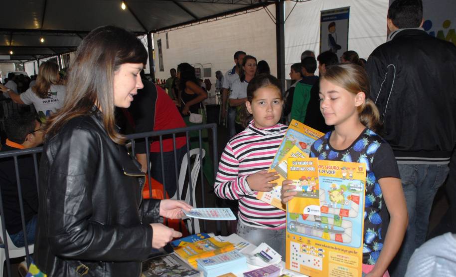 Cerca de oitocentas pessoas participaram das ações educativas promovidas pelo Departamento de Trânsito do Paraná (Detran).