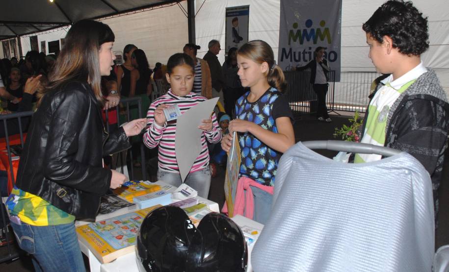 Cerca de oitocentas pessoas participaram das ações educativas promovidas pelo Departamento de Trânsito do Paraná (Detran).