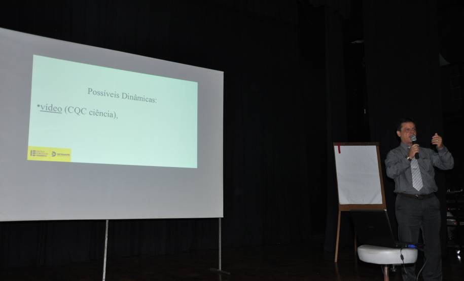 O Detran (Departamento de Trânsito do Paraná) encerra nesta sexta-feira (16), Dia do Instrutor de Trânsito, a semana de aprimoramento profissional dos instrutores e diretores de ensino dos Centros de Formação de Condutores.